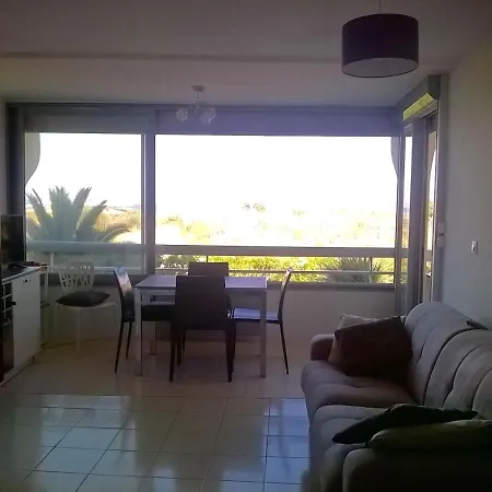 Port-camargue Face à La Avec Piscine Appartement