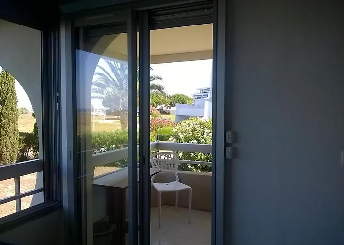 Port-camargue Face A La Avec Piscine Апартаменты *